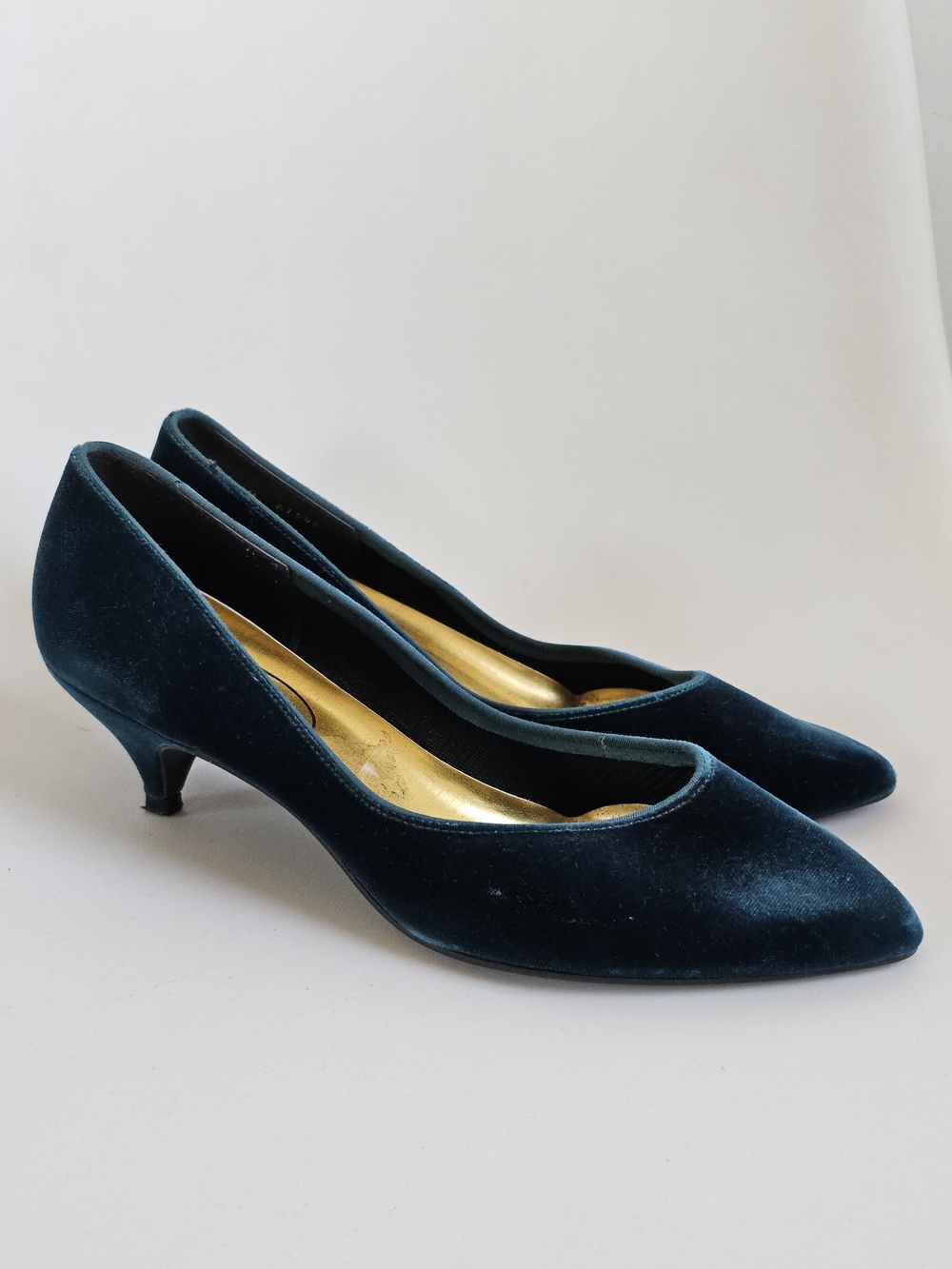 VINTAGE Teal Velvet Pointed-Toe Kitten Heel Pumps